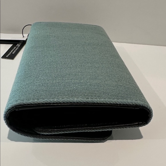 NWT Ed Hardy Denim Trifold Wallet with Creditcard, ID, Coin and Bill Compartment - Picture 7 of 8